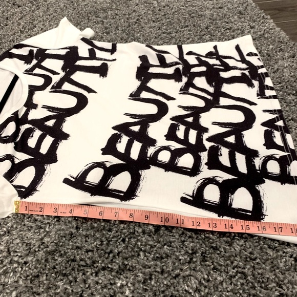 Minkas - Beauty Tee - Picture 4 of 5